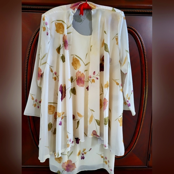 Tom Barra Dresses & Skirts - Jeffery and Darla by Tom Barra floral dress sz 14 petite